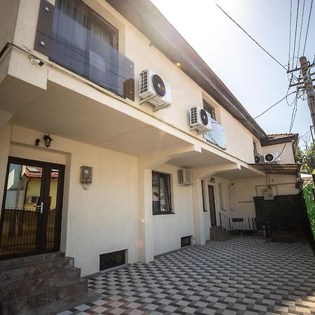 Nelana Hostel Клуж-Напока Екстериор снимка