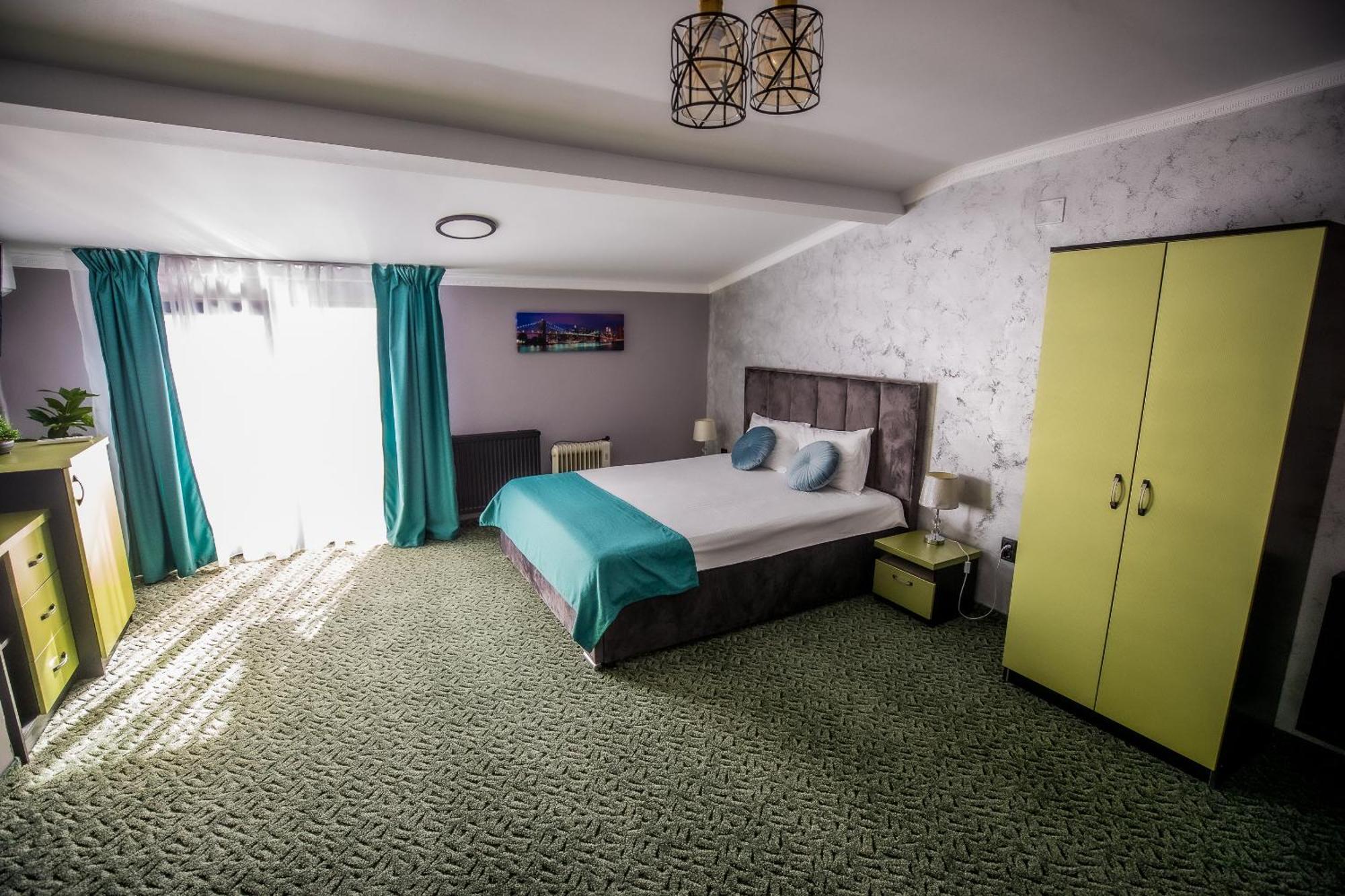 Nelana Hostel Клуж-Напока Екстериор снимка