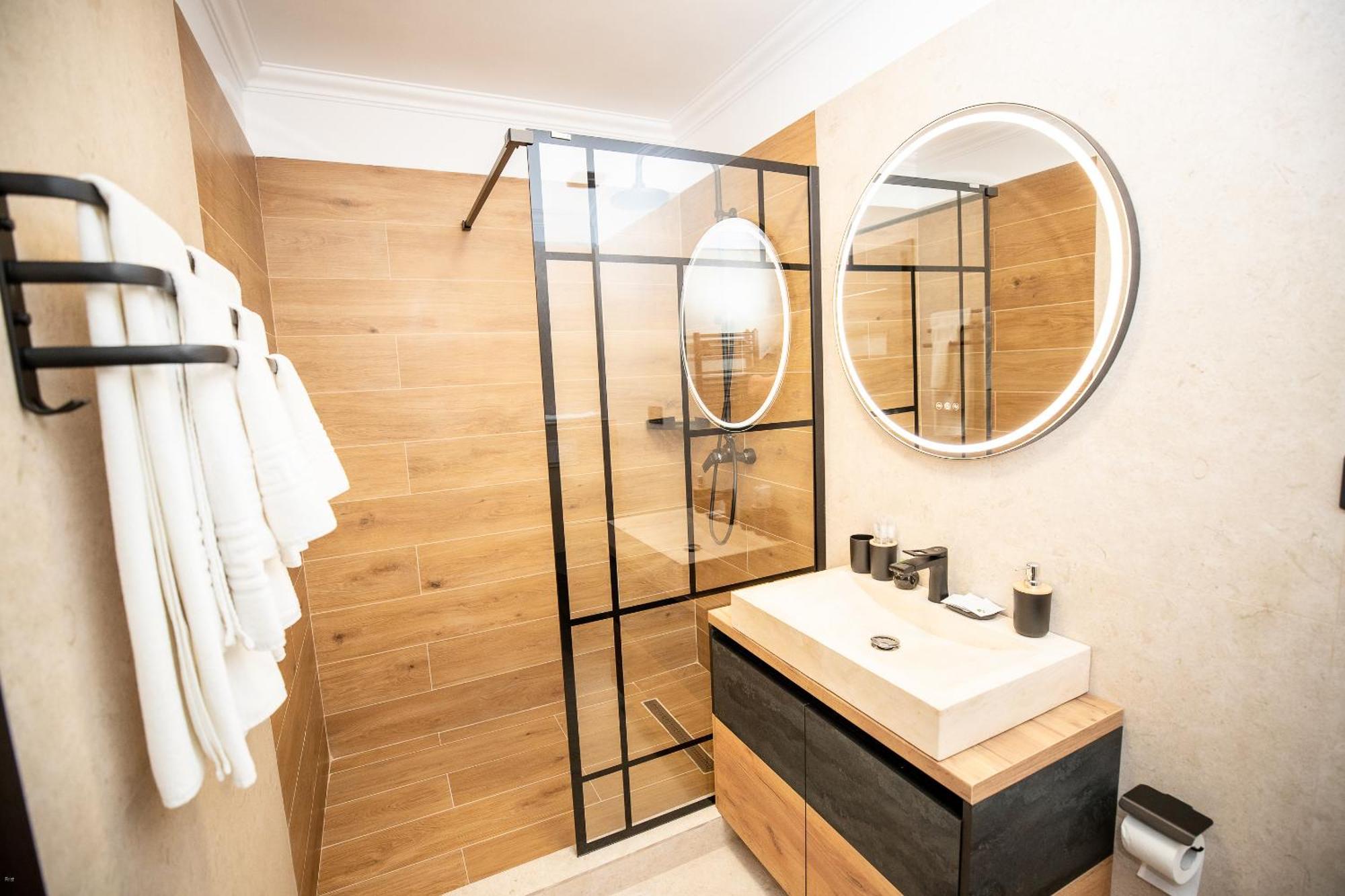 Nelana Hostel Клуж-Напока Екстериор снимка