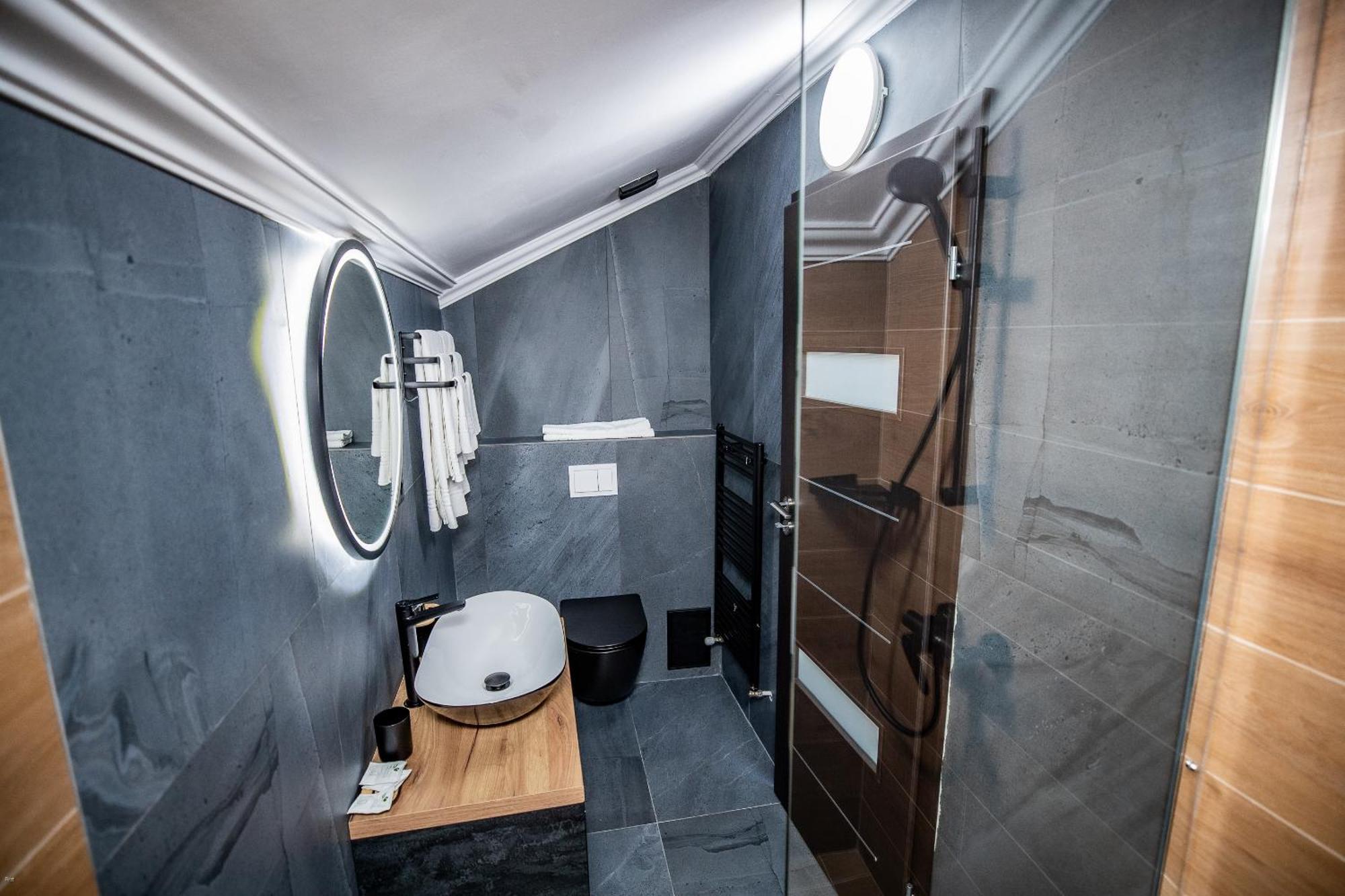 Nelana Hostel Клуж-Напока Екстериор снимка