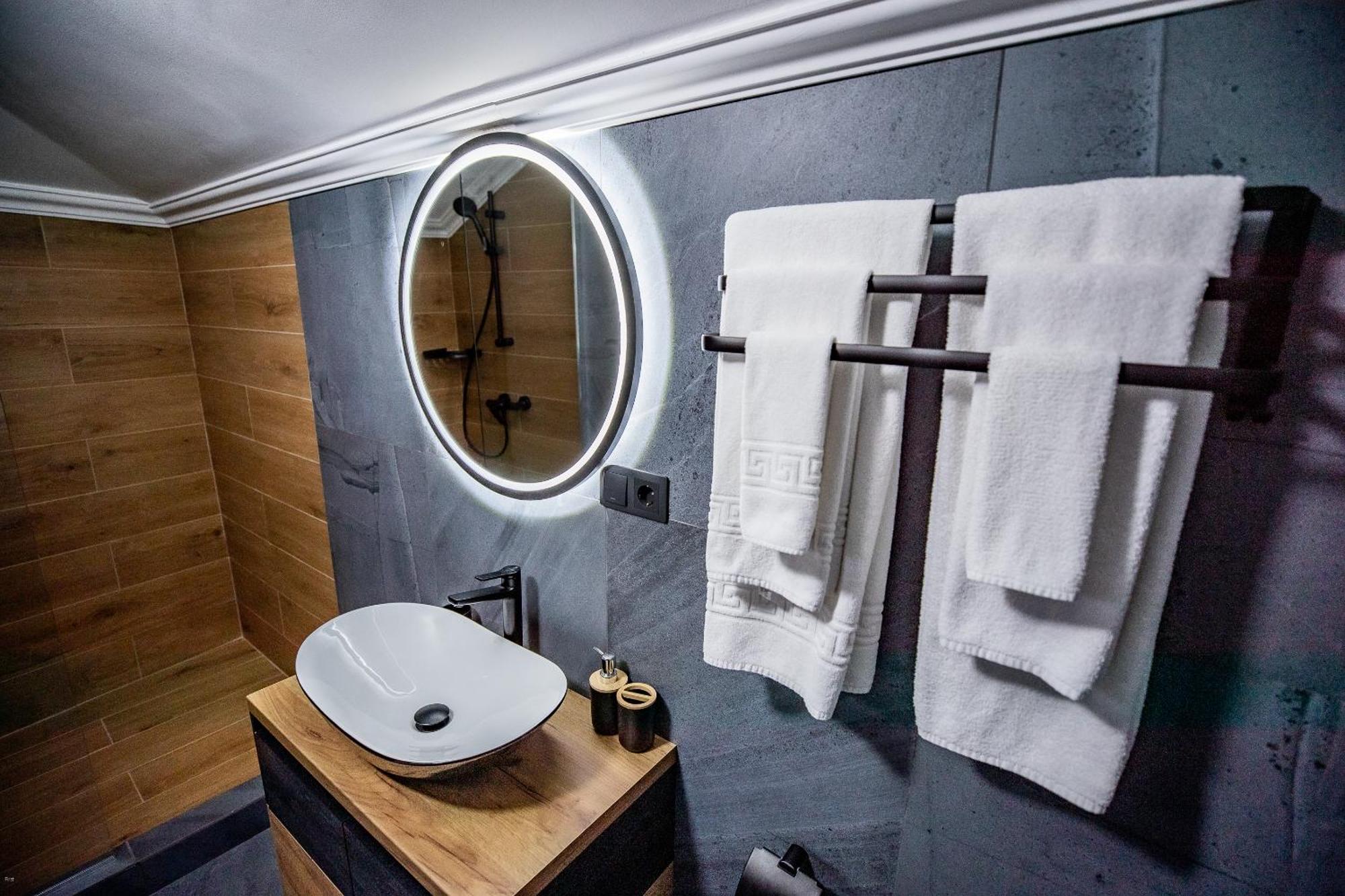 Nelana Hostel Клуж-Напока Екстериор снимка