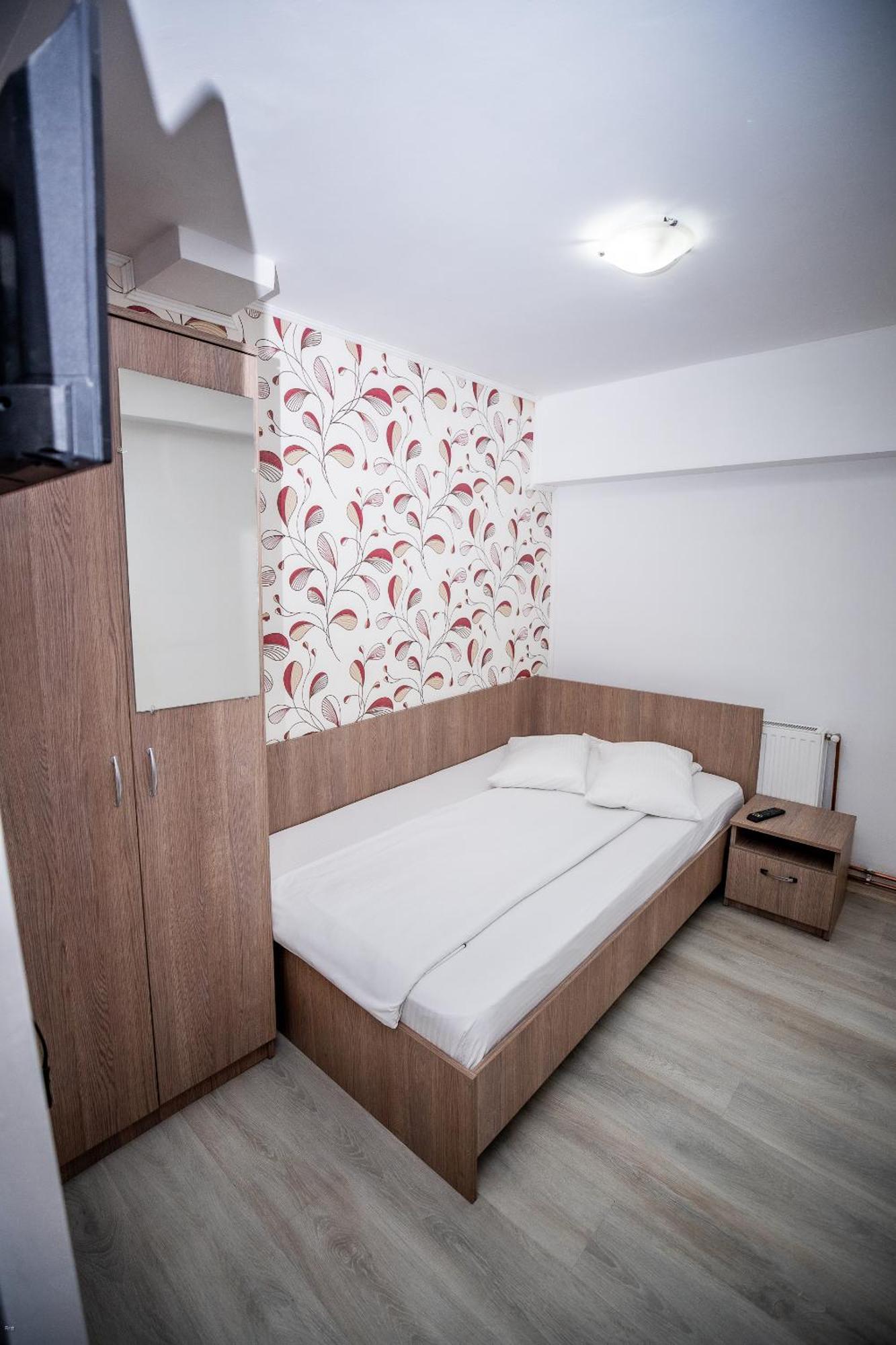 Nelana Hostel Клуж-Напока Екстериор снимка