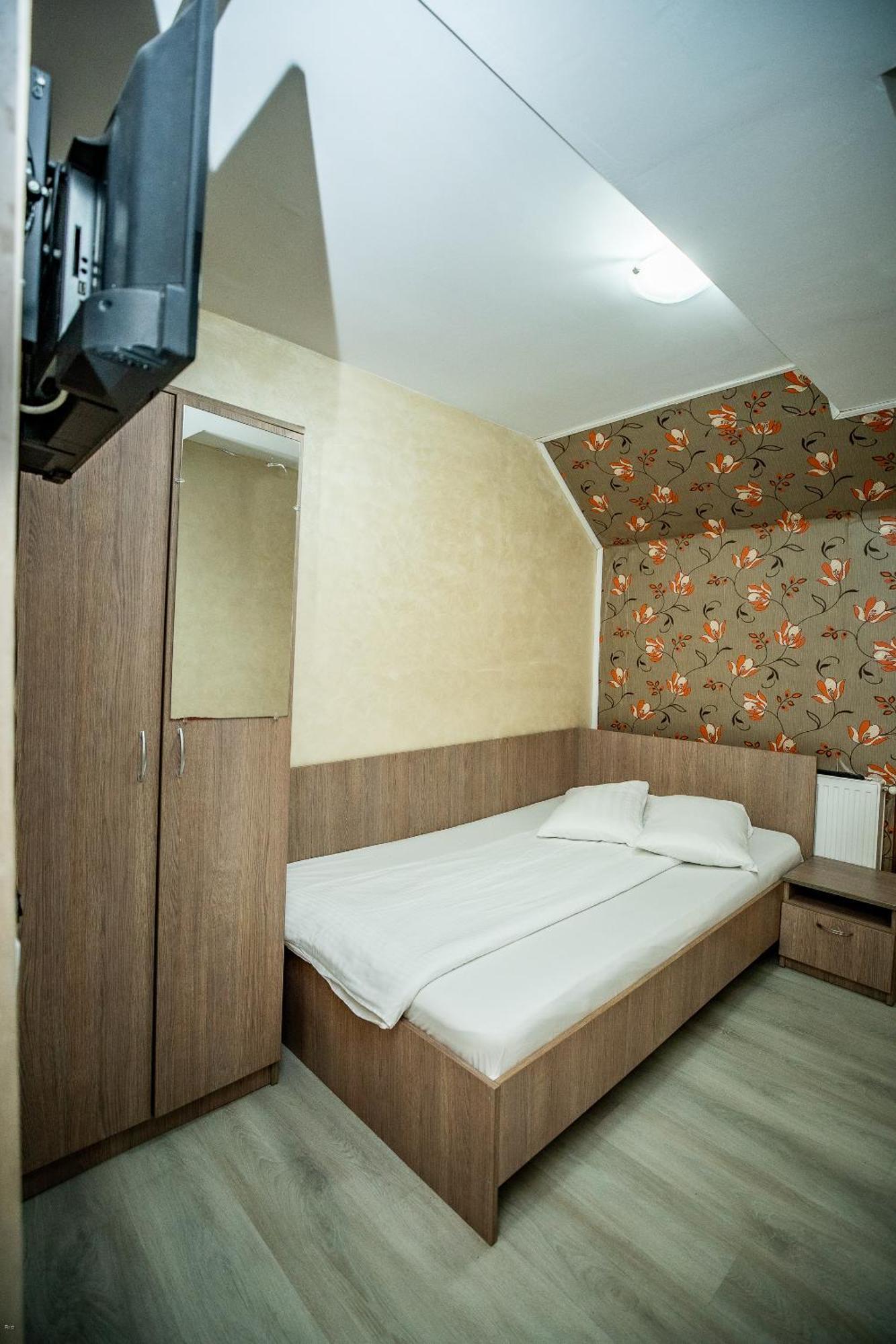 Nelana Hostel Клуж-Напока Екстериор снимка