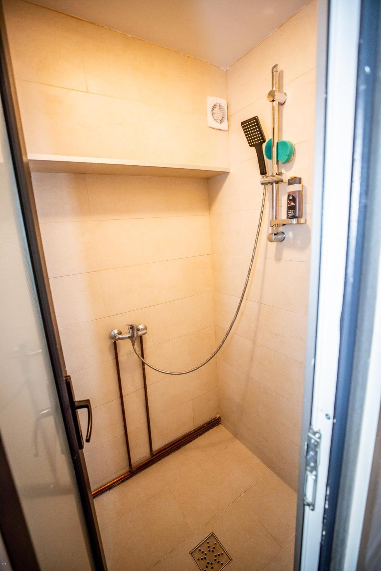 Nelana Hostel Клуж-Напока Екстериор снимка