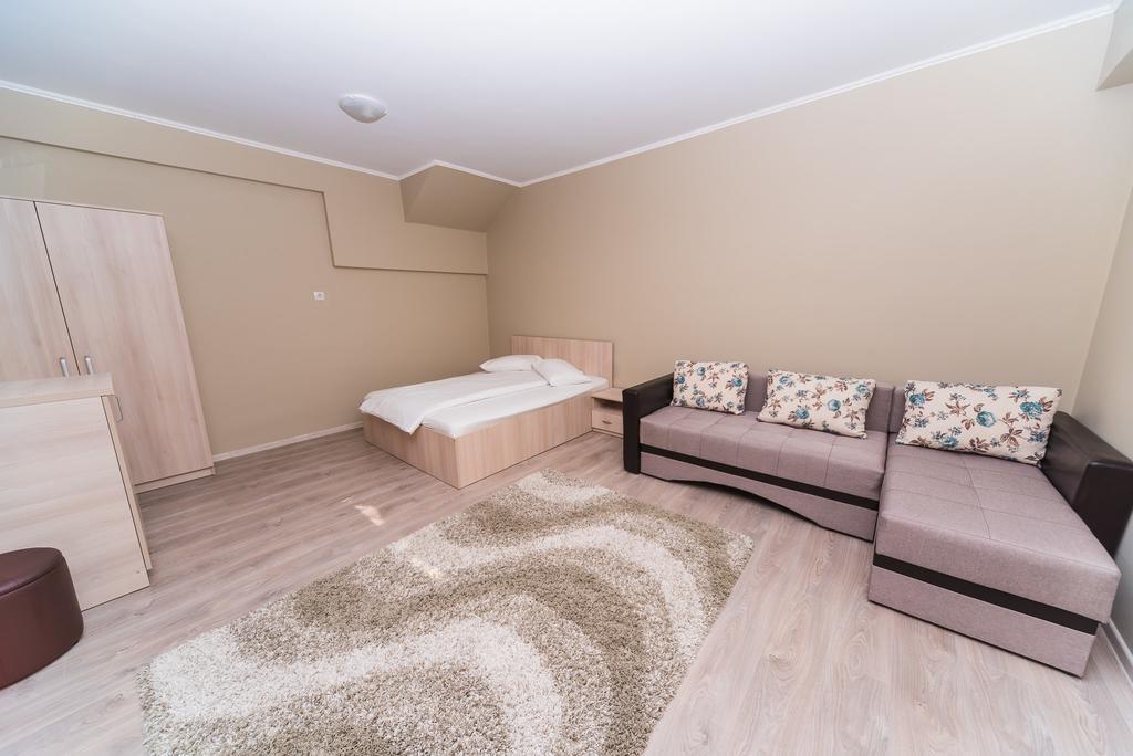 Nelana Hostel Клуж-Напока Екстериор снимка