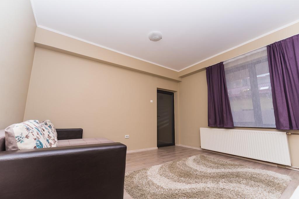 Nelana Hostel Клуж-Напока Екстериор снимка